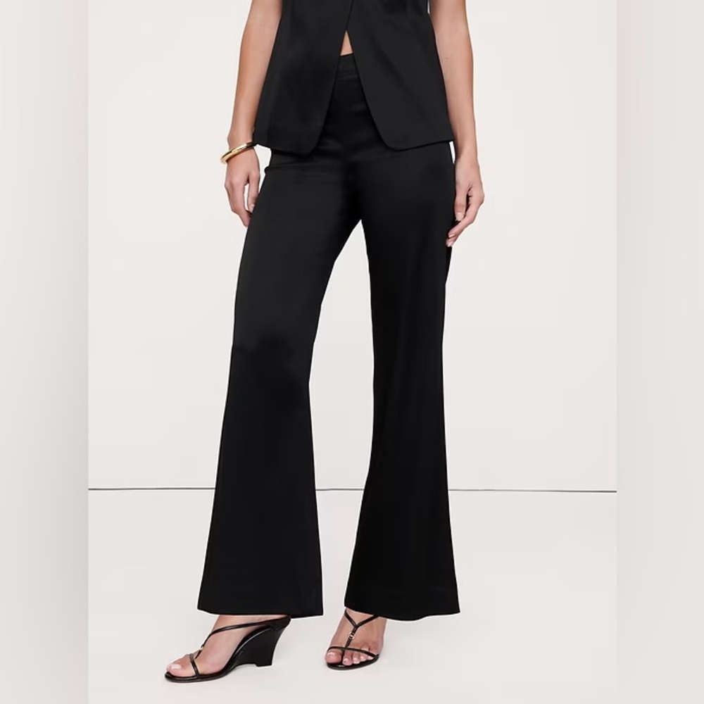 Banana Republic Mid-Rise Kick-Flare Satin Ankle Pant